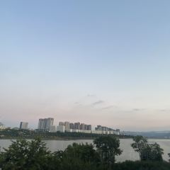 酤居湖景音乐餐吧(安宁店) User Photo