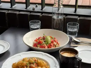 Cafe Ellen