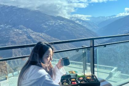 四姑娘山·天空之城悬崖酒店·云端餐厅