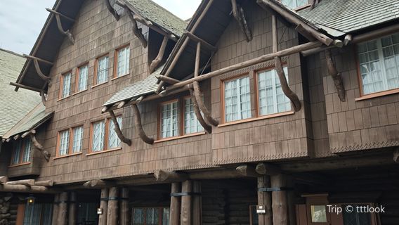 Old Faithful Inn