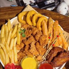 半两·咖啡书店·浮生是杯酒 여행 사진