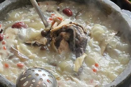 兰心石锅菌王府(林芝佳美花园店)