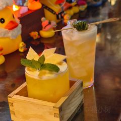 Meng BAR·zhuchanggeshouyinyue Bar User Photo