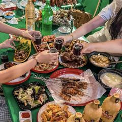 钱锋炭缸烧烤·海鲜·宵夜(华龙道店) 여행 사진