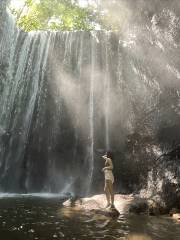 Central parkir waterfall tukad cepung