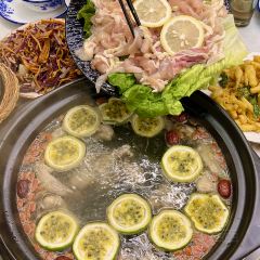 岭色味石锅椰子鸡 User Photo