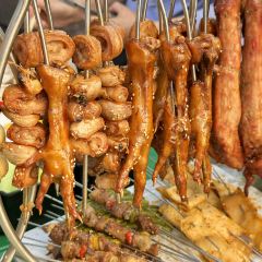 钱锋炭缸烧烤·海鲜·宵夜(华龙道店) 여행 사진