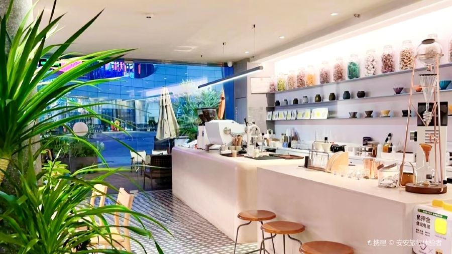 FA FEI LAB咖啡花藝輕食（隆生金山湖店）