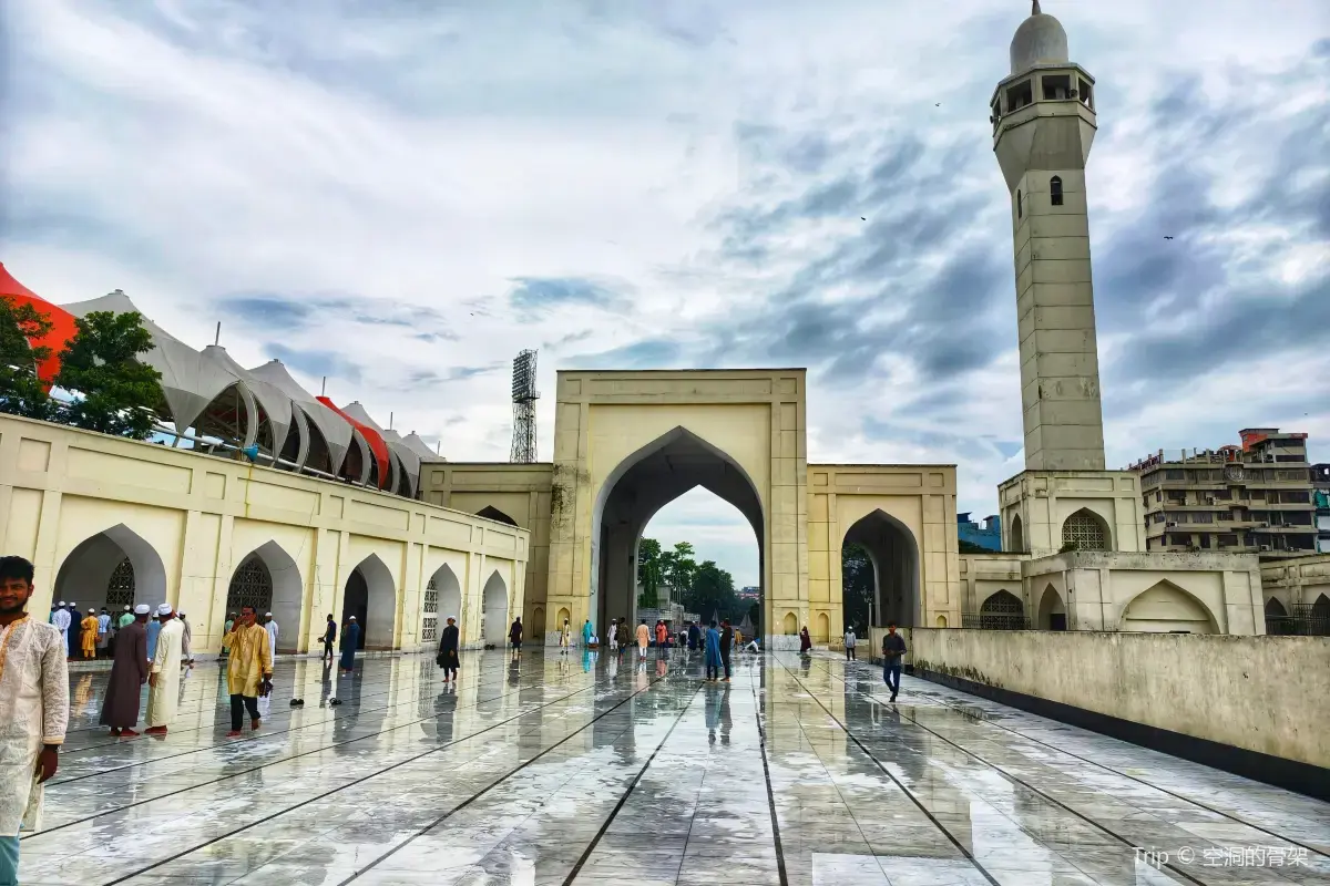 বায়তুল মোকাররম জাতীয় মসজিদের দৃষ্টিনন্দন দৃশ্য