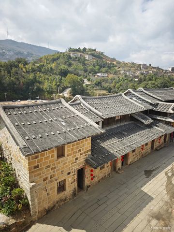 yue zhai gu cun luo