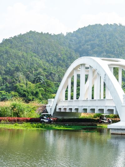 Tha Chomphu White Bridge (Saphan Khao)