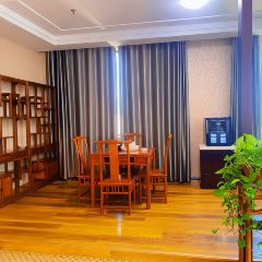 润凯假日酒店-自助餐厅 User Photo