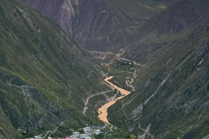 卡瓦格博酒店餐厅部