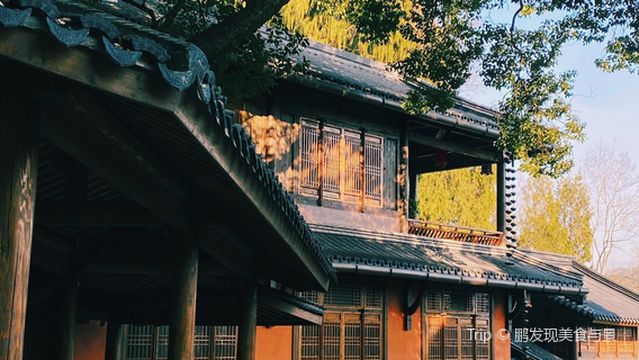 Ziyun Cave of Tiantai Chicheng Mountain