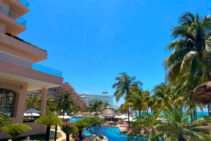 Le Basilic - Grand Fiesta Americana Coral Beach