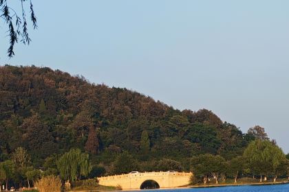 Nanbeihuliuxiangge Restaurant