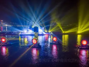 A boat tour of Hong Kong Zhuhai Macao Bridge