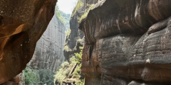 龍州丹霞地質公園