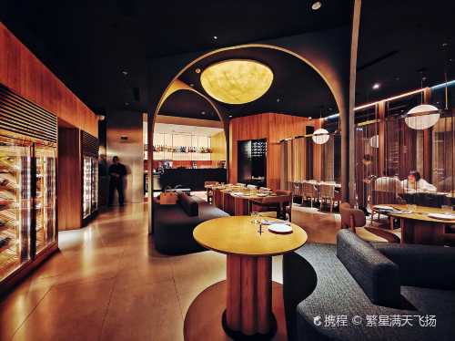 moon and back（上海外滩BFC金融中心店）