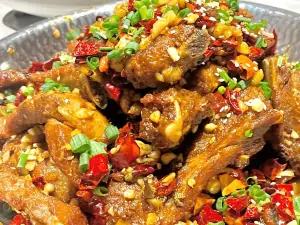 余记家家腊鱼馆(野三关店)