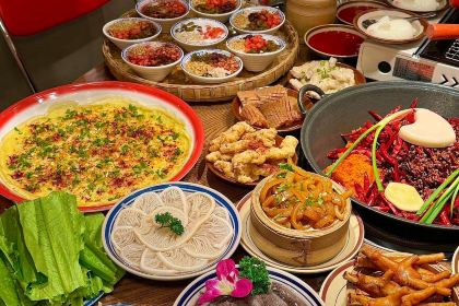 巴卤社老火锅(财富店)