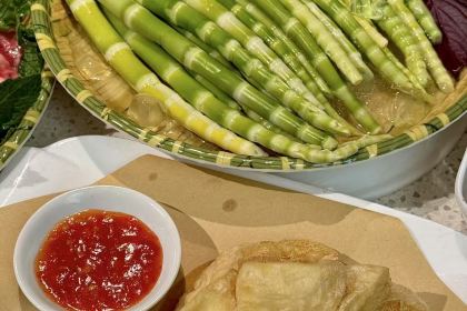 粤小煲鲜汤猪肚鸡(锦艺城店)