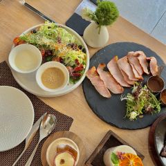 留白LIUBAI·菡萏驿海景度假酒店·留白Villa·菡萏驿海景餐厅(双廊店) User Photo