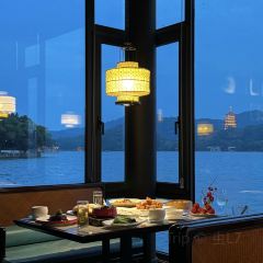 ON LAKE 여행 사진