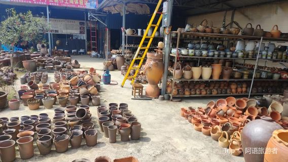 teng chong shi ma zhan xiang san lian cun tu tao chuan xi guan