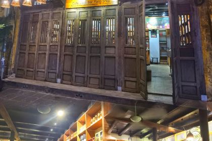 Vy’s Market Restaurant & Cooking School