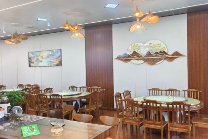 骆越人家土菜馆