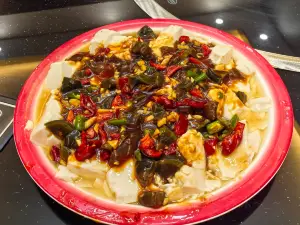李集名吃羊肉汤烤全羊
