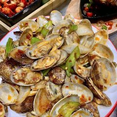 钱锋炭缸烧烤·海鲜·宵夜(华龙道店) 여행 사진