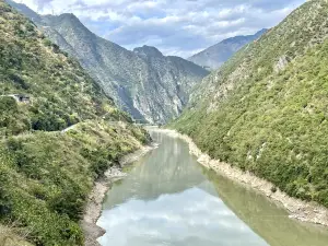 泸水伟人峰农家乐