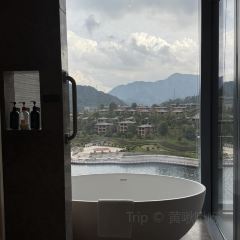 杭州千岛湖皇冠假日酒店西餐厅 User Photo