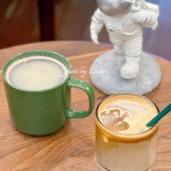 Moon coffee Roasters User Photo