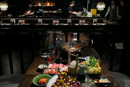 酉食深夜小吃店