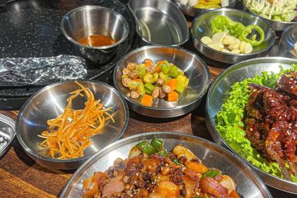 禾田炭火烤肉(电商大厦店)