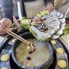 盐帮菌王府石锅鸡(鲁朗店) User Photo