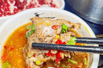 杨老板·海鲜集市火锅·鲜切牛肉(中防万宝店)