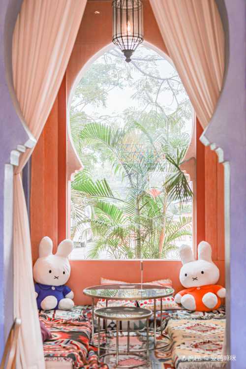 Miffy's Voyage Café Camel Republic