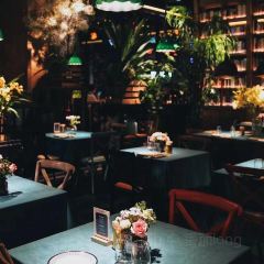 猛虎玫瑰·鲜花西餐厅(长嘉汇江景店) User Photo