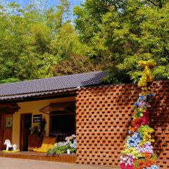 南泊湾红房子生态庄园(二环路店) User Photo