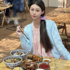 弥勒竹园甩三碗卤鸡店 User Photo