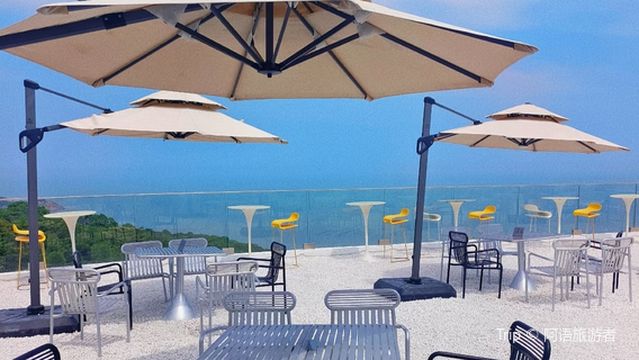 Endless Blue Observation Deck