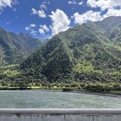林云峰轩客栈(索松村店)·餐厅 여행 사진