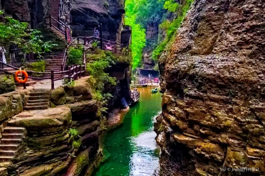 Hongyan Cliff
