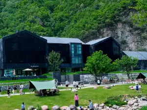 Hot River Valley Hot Spring Resort