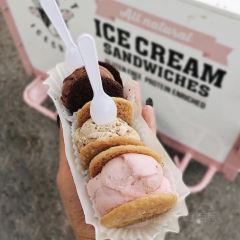 Anh and Chi User Photo