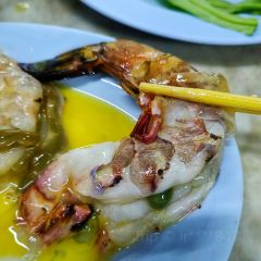 Som Moo Joom User Photo